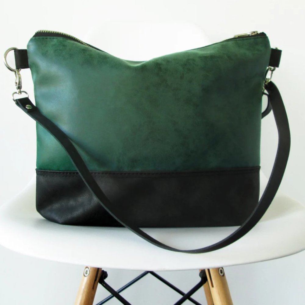 Large Crossbody Shoulder Bag Purse, Vegan Leather, Green & Black, BRAND NEW!